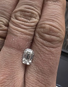 Fabricant de diamants cultivés en laboratoire, diamant long coussin de 2 carats, E SI1, certifié IGI, fabricant CVD pour les grossistes et importateurs de diamants - Product Image 3