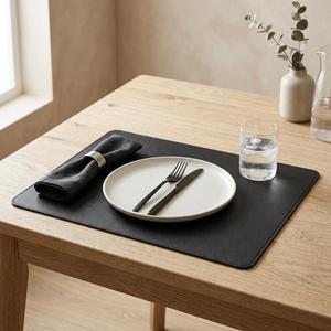 Set de Napperons en Cuir Véritable Personnalisés pour Sacs et Étuis Spécialisés, Tapis de Table en Cuir de Vachette pour Décoration de Dîner de Luxe LPM-0156 - Product Image 1