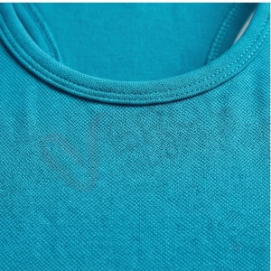 Ensemble 2 pièces de yoga pour femme, bleu marine côtelé, composé d'un crop top à manches longues et d'un short taille haute, avec décolleté carré et bretelles spaghetti - Product Image 4