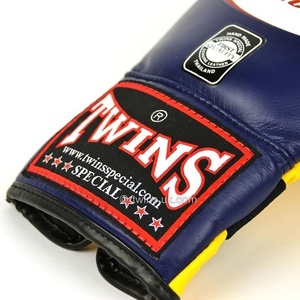 ถุงมือชกมวย MMA คุณภาพพรีเมียม หนังแท้ ปิดแบบผูกเชือก สายรัดข้อมือปรับได้ น้ำหนักเบา รับสกรีนโลโก้ คิกบ็อกซิ่ง - Product Image 5