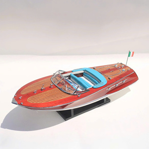 เรือเร็วอิตาลีทำมือ รุ่น RIVA ARISTON สีขาว ตัวเรือทำจากไม้ สำหรับเป็นของขวัญทางธุรกิจ ของสะสม หรือของตกแต่งบ้าน - Product Image 1