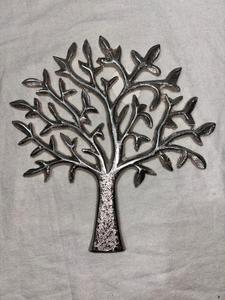 Ornement suspendu en métal Père Noël argenté, décoration traditionnelle pour arbre de Noël, utilisation en intérieur, design durable, finition métallique - Product Image 4