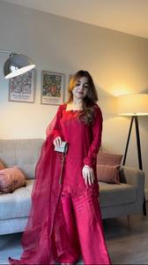 Conjunto de Kurti de Tela Romana Tradicional con Palazzo y Dupatta de Organza para Uso Diario, Ocasiones Festivas y Estilo de Fiesta - Product Image 4