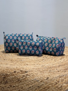 Ensemble de 3 pièces en coton matelassé écologique fait main, vintage, pour sac, imprimé floral rouge, grande fermeture éclair, résistant à l'eau - Product Image 1