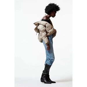 Chaqueta acolchada con capucha para mujer, abrigo corto grueso y cálido para invierno con cremallera y cordón ajustable - Product Image 5