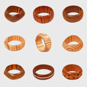 Brazalete de madera natural con grabado geométrico simple JS, pulsera gruesa de madera hecha a mano, brazalete grande de madera natural - Product Image 4