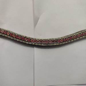 Bracelet en cuir véritable fait à la main, 3 lignes, cristal rouge et blanc, décoration cheval - Product Image 2