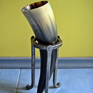 Cornes à boire et accessoires pour le barbare moderne, fabriquées à la main, 100% cornes à boire, gobelets en cornes vikings, en provenance d'Inde - Product Image 1