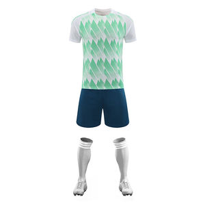 Conjunto de Camiseta y Pantalones Cortos de Fútbol Unisex Personalizados, 100% Poliéster, Sin Costuras, Transpirables, que Absorben la Humedad, de Secado Rápido, Ligeros, con Cuello Redondo - Product Image 2