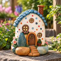Décorations de jardin fantaisistes et adorables : Statuette de chalet solaire en résine pour jardin féerique extérieur avec fleurs et cheminée