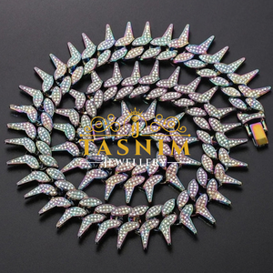 Cadena Cubana de Diamantes en Oro y Plata de Lujo, Estilo Iced Out, de la Mejor Calidad, para Uso en la Calle, Clubes y como Regalo, Disponible para la Venta - Product Image 4