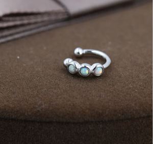 Pendiente de Oreja Minimalista de Ópalo Blanco en Plata de Ley, Plata o Oro, Sin Perforación, Pendiente de Oreja de Ópalo de Fuego - Product Image 4