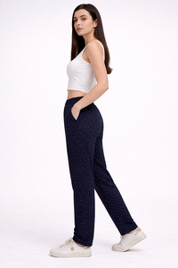 กางเกงวอร์มลายจุดสีน้ำเงินกรมท่าสำหรับผู้หญิง ผลิตจากผ้าเนื้อนุ่ม ระบายอากาศได้ดี น้ำหนักเบา ให้ความสบายเหนือระดับ - Product Image 2