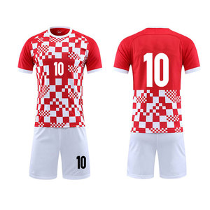 Conjunto de Uniforme de Fútbol Rojo y Blanco Personalizable, Equipación de Equipo con Impresión Personalizada, Uniforme de Fútbol con Diseño de Corte Diagonal - Product Image 1