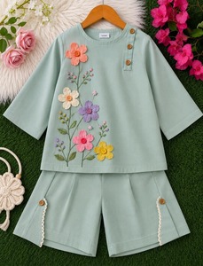 Ensemble haut et short en coton brodé de fleurs vert menthe pour femmes, tenue décontractée printemps-été - Product Image 1