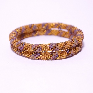 Bracelet moderne en perles de verre, design tendance et élégant, bijoux faits à la main pour femmes, article cadeau, léger, prix de gros - Product Image 6
