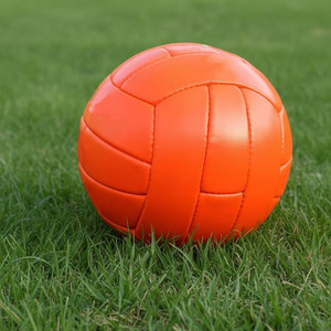 Ballon de football rétro orange en gros, panneaux cousus classiques, style cuir vintage, équipement sportif d'extérieur à vendre - Product Image 4
