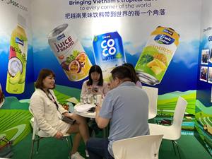 น้ำมะพร้าว100% ทำจากเยื่อบริสุทธิ์ส่วนผสมอิเล็กโทรไลต์จากธรรมชาติได้รับการรับรองว่าดีสำหรับหลังเกมฉลากส่วนตัว - Product Image 6