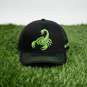 Gorra Trucker Negra con Bordado de Escorpión Verde Neón, Malla Trasera, Cierre a Presión, Gorra de Béisbol con Logotipo Personalizado - Product Image 5