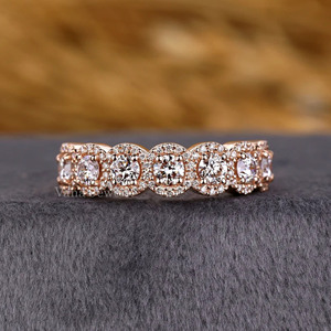 Banda de boda de Halo de diamante cultivado en laboratorio de corte redondo para mujer, banda de aniversario de media eternidad de oro rosa, banda a juego, joyería hecha a mano - Product Image 1