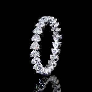 Bague d'éternité minimaliste en or 14 carats avec diamant de laboratoire taille cœur de 2,25 carats, bague de mariage en forme de cœur, certifiée IGI - Product Image 2