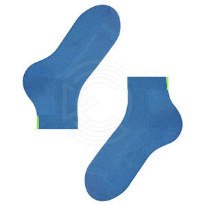 Chaussettes en tissu extensible au design classique, conçues pour un ajustement facile, respirantes et offrant un confort de port durable. - Product Image 4
