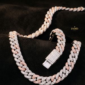 สร้อยคอฮิปฮอปแบบ Cuban Link เงินแท้ 925 ชุบทองคำขาว ประดับเพชรโมอิสซาไนต์ทรงบาแกตต์ - Product Image 2