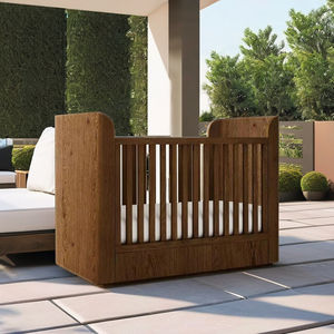 Collection Parfaite : Lit Bébé Moderne en Bois Massif avec Literie Douce Pastel et Jouet Éléphant en Peluche sur Matelas pour Enfants - Product Image 3