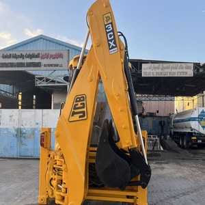 Chargeuse-pelleteuse industrielle JCB 3CX, équipement compact mais puissant pour les travaux d'excavation, de transport et de construction - Product Image 5