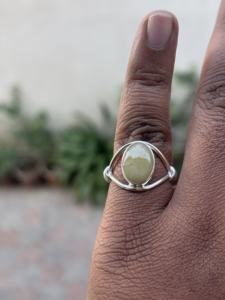 Elegante Anillo de Boda de Plata de Ley 925 Hecho a Mano con Piedra Preciosa Natural de Rutilo Dorado y Engaste Pavé - Los Mejores Proveedores al por Mayor - Product Image 4