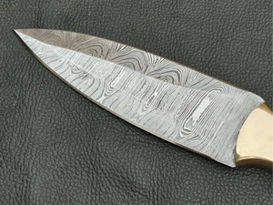 Cuchillo de bolsillo de acero de Damasco con alto contenido de carbono de grado industrial Premium BA Enterprises, con mango de madera exótica personalizado y punta de corte para campo. - Product Image 2