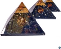 Grande Pyramide d'Orgone en Tourmaline Noire Sculptée de Qualité Supérieure (90-95mm) pour Guérison et Méditation