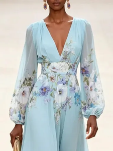 Vestido Maxi de Gasa Azul Cielo Etéreo con Estampado Floral, Mangas Abullonadas y Escote en V Profundo, Elegante Vestido de Noche Estilo Boho-Chic con Corte en A - Product Image 3