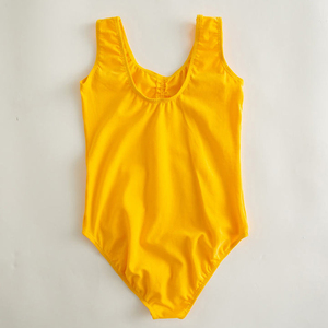 Justaucorps classique pour filles avec design froncé devant et derrière, extensible, pour la danse, la gymnastique, les entraînements, en tissu Spandex et Polyester - Product Image 1