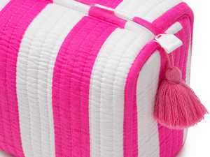 กระเป๋าเครื่องสำอางลายทางสีขาว ผ้าฝ้ายรักษ์โลก กันน้ำ ขนาดกลาง ปิดซิป พกพาสะดวก พร้อมพู่ห้อย - Product Image 3
