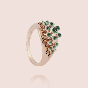 Bague en or massif 18 carats pour femme avec pierres vertes taille émeraude, forme fleur, style classique, bijoux fins - Product Image 1