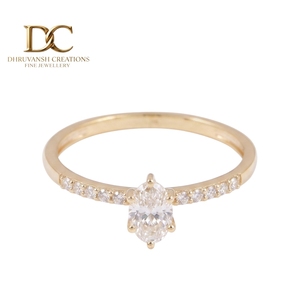Anillo de compromiso moderno de lujo en oro amarillo macizo de 9K con diamante de corte ovalado y engaste pavé, joyería fina para mujer - Product Image 1