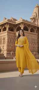 Ensemble Salwar Kameez traditionnel indien en rayonne avec broderies, pour les mariages et les fêtes, à prix abordable. - Product Image 6