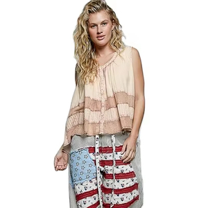 Débardeur à col rond boutonné POL avec contraste au crochet - Product Image 1