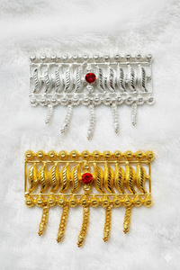 Peigne à cheveux vintage plaqué or, fait main, écologique, étanche, élégant, en alliage, avec mini pierres rouges et motif floral, pour mariée - Product Image 5