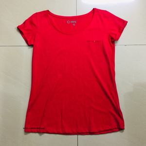 Diseño de moda para mujer, venta al por mayor, precio de fábrica barato, 100 algodón, 160 Gsm, manga corta, cuello redondo, Camiseta de algodón supersuave para mujer - Product Image 6