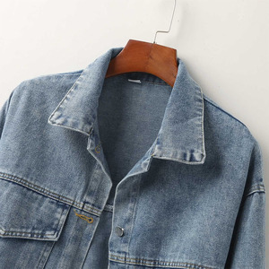 Veste en jean tendance pour femme, couleur gris, poche poitrine, col rabattu, fermeture boutonnée à pression, veste en denim pour femme - Product Image 4