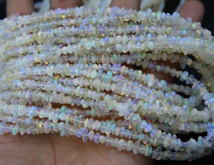 Perles d'opale éthiopienne naturelle multi-feu, opale de forme ronde lisse, environ. 8x3MM à 3MM, longueur de 16 pouces - Product Image 1