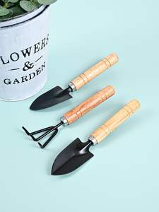Ensemble d'outils de jardinage professionnels avec manche en bois, truelle, cultivateur et ciseaux de taille pour le jardinage à domicile - Product Image 4