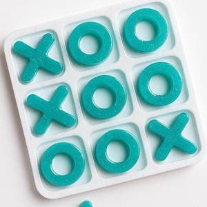 Juego de Mesa Tic Tac Toe de Resina Blanca con Patrón de Mármol, con Piezas X y O, Juego Clásico de Tres en Raya - Product Image 2