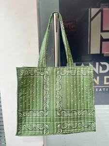 Sac fourre-tout matelassé en coton indien floral fait main, style bohème, pour le shopping, réutilisable, pour le marché quotidien, couleur personnalisable, collection Printemps - Product Image 1