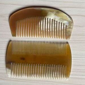 Peigne démêlant antistatique à dents larges en terre cuite naturelle polie, fait main, biodégradable, pour cheveux épais, bouclés et longs - Product Image 1