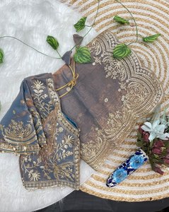 Sari en Chiffon Fantaisie Bicolore avec Broderie à Paillettes, Sari de Soirée Élégant en Chiffon Bicolore, Sari en Chiffon Doux avec Bordure Brodée - Product Image 5
