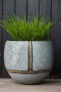 Macetas de Metal Rústicas Hechas a Mano, Atractivas y de Alta Calidad, Contenedor Redondo para Plantas de Exterior, Estilo Decorativo - Product Image 2
