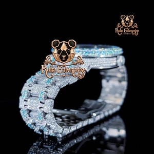 Montre de luxe pour homme avec mouvement à quartz et diamants Moissanite, boîtier en acier inoxydable glacé, lunette sertie de pierres brillantes et cadran haut de gamme - Product Image 1